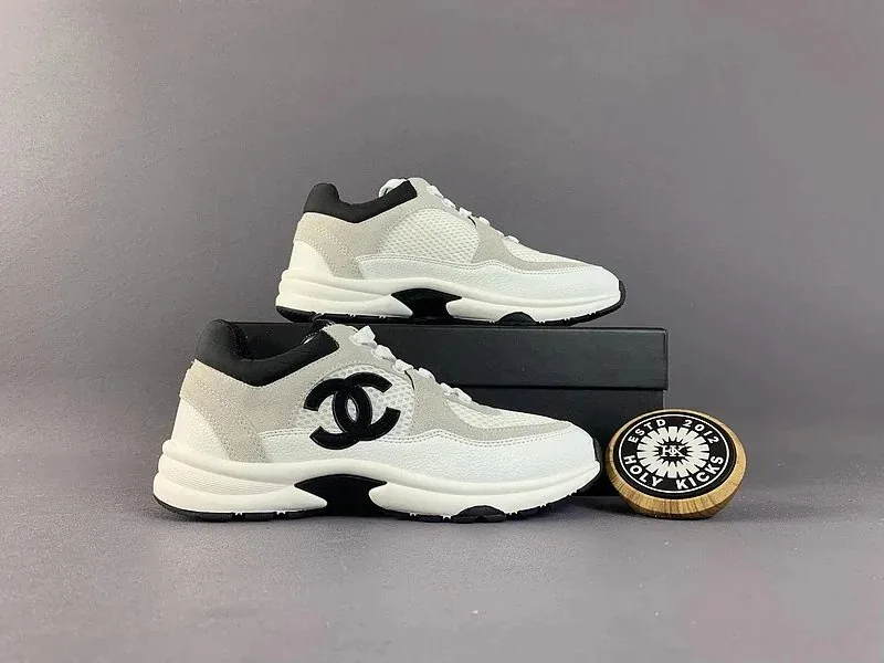 Chanel Black White Low-Tops — Photo 3