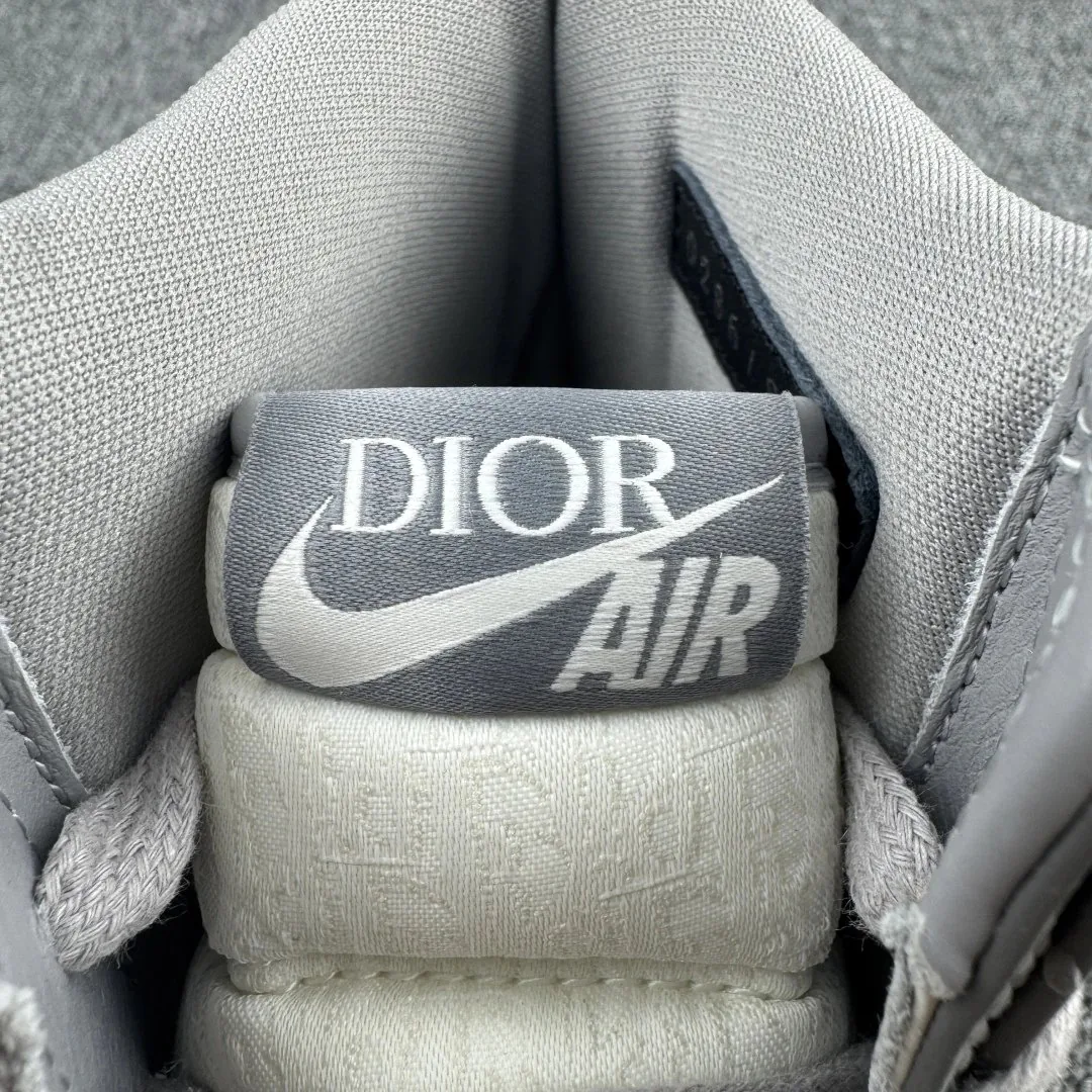 Dior Air Jordan 1 OG — photo 6