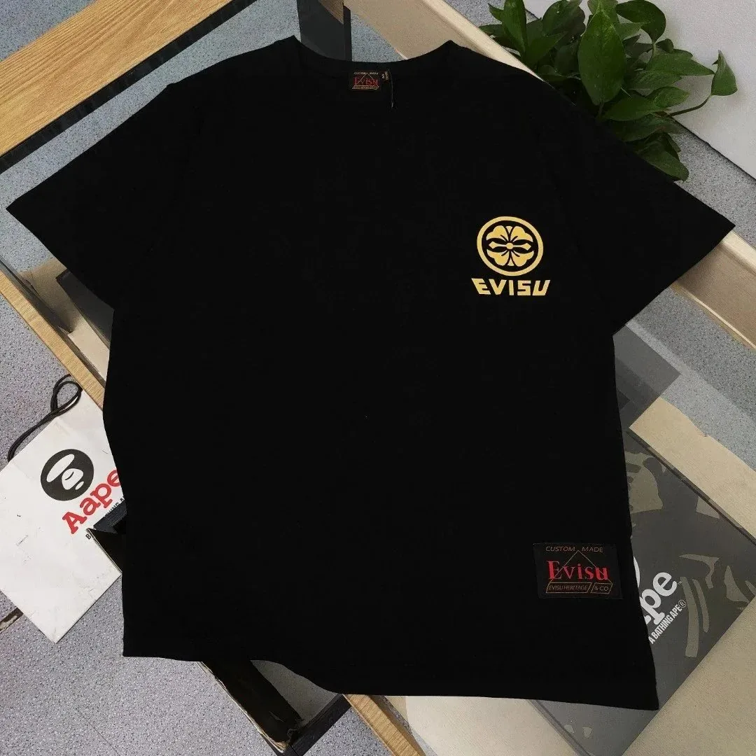 Minimalist T-Shirt — Photo 12
