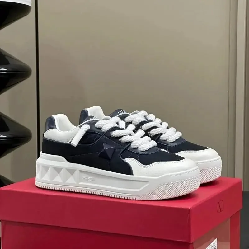 Valentino One Stud White Basic Trainers — photo 5