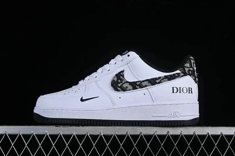 Nike Air Force 1 Low — QC