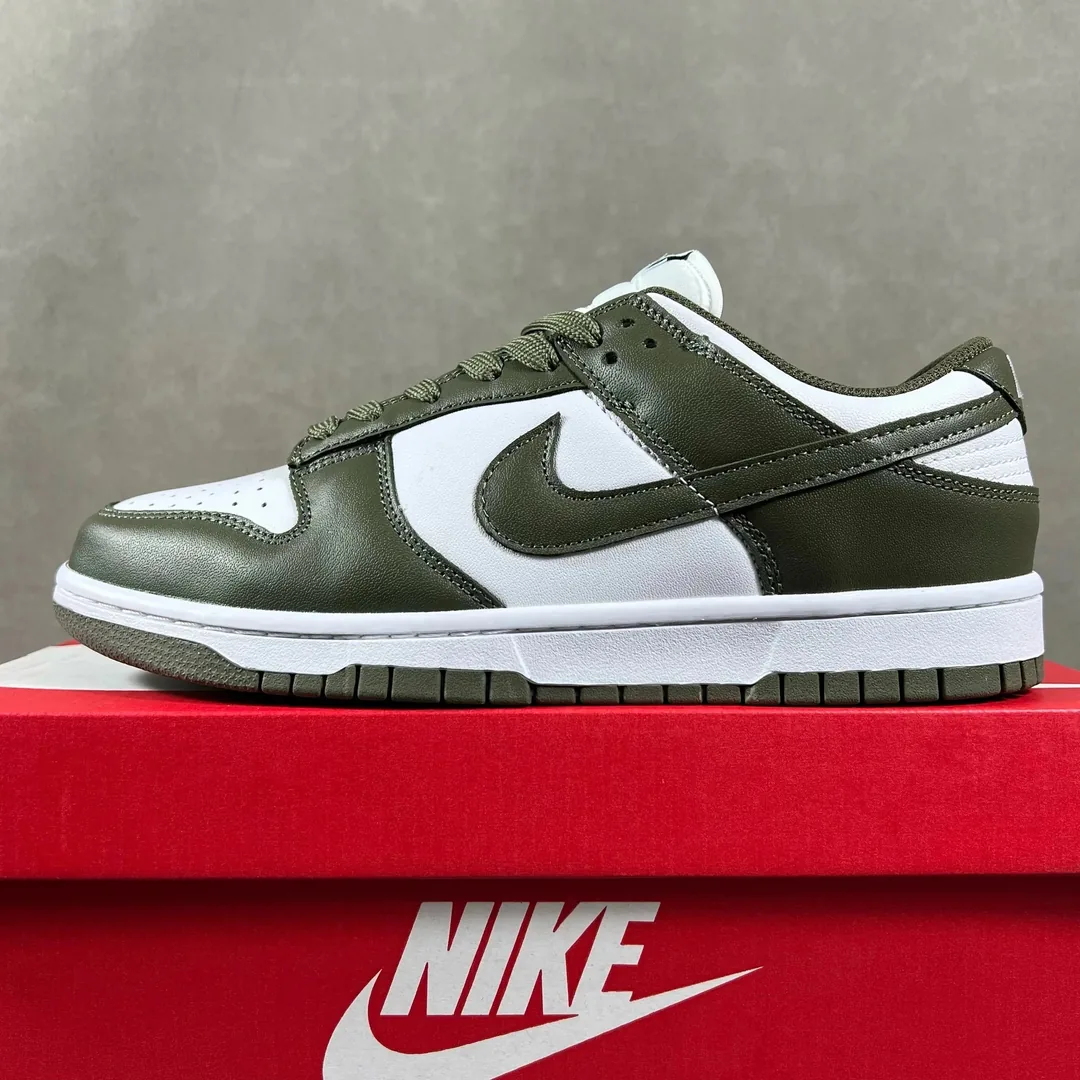 Black White Nike Dunk Sneakers — QC