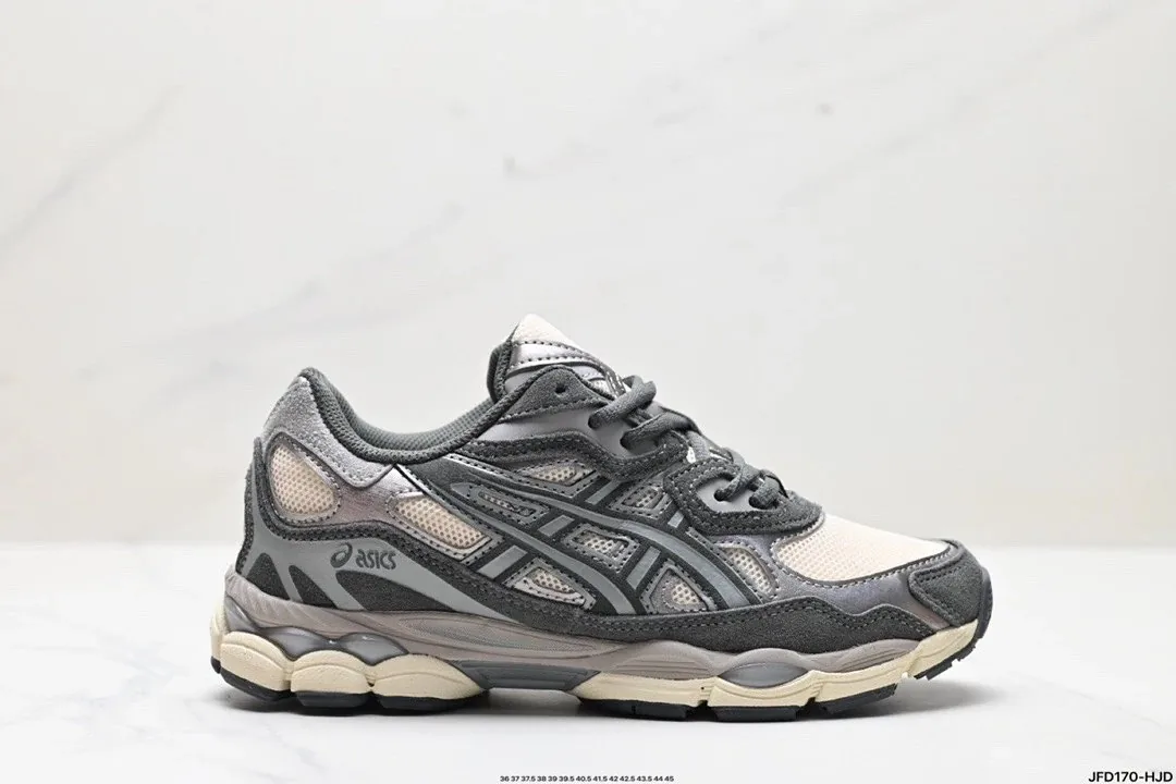 Asics Gel-Kayano 14 Black Athletic Trainers — Photo 3
