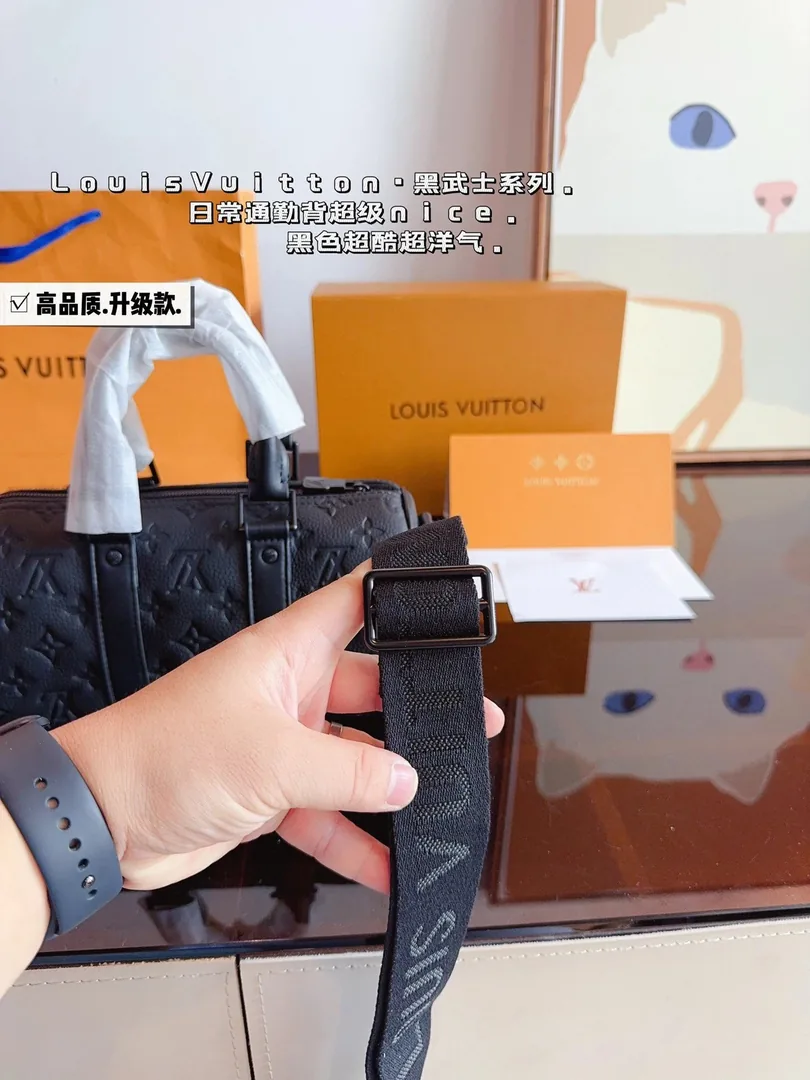Louis Vuitton City Keepall 25 Bag — Photo 15