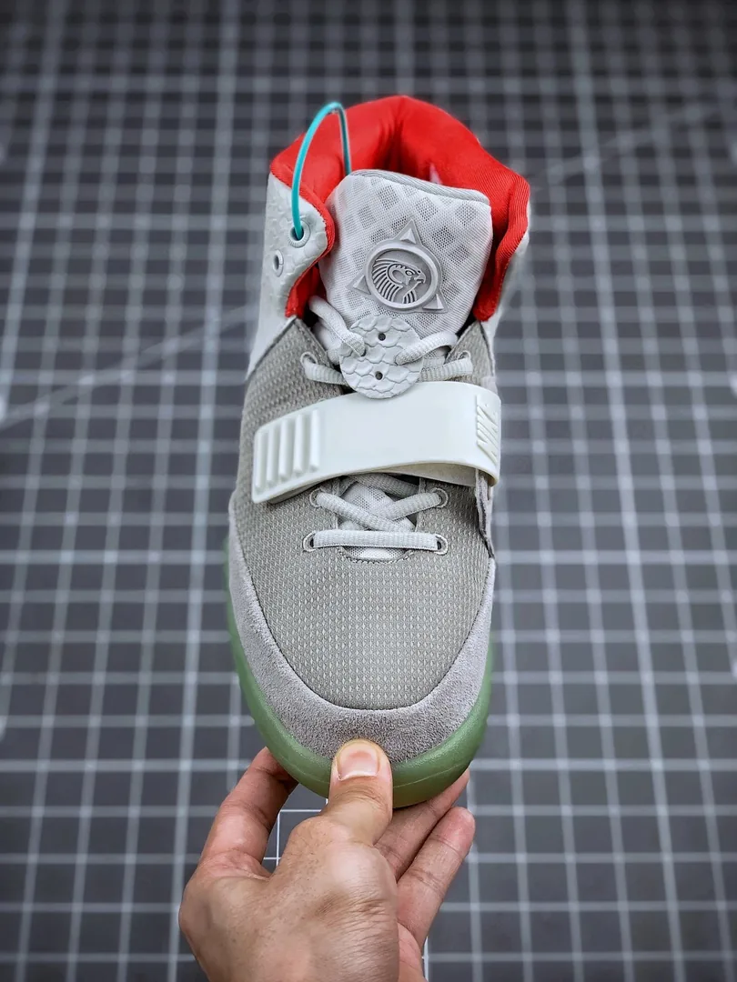 Nike Air Yeezy 1 NRG Low-Top Sneakers — photo 4