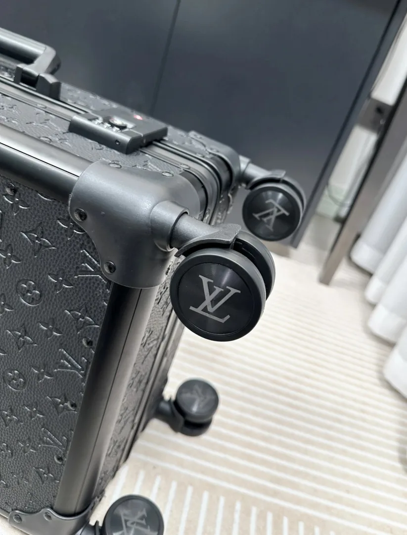 Louis Vuitton Carry-On Trolley Suitcase — Photo 10