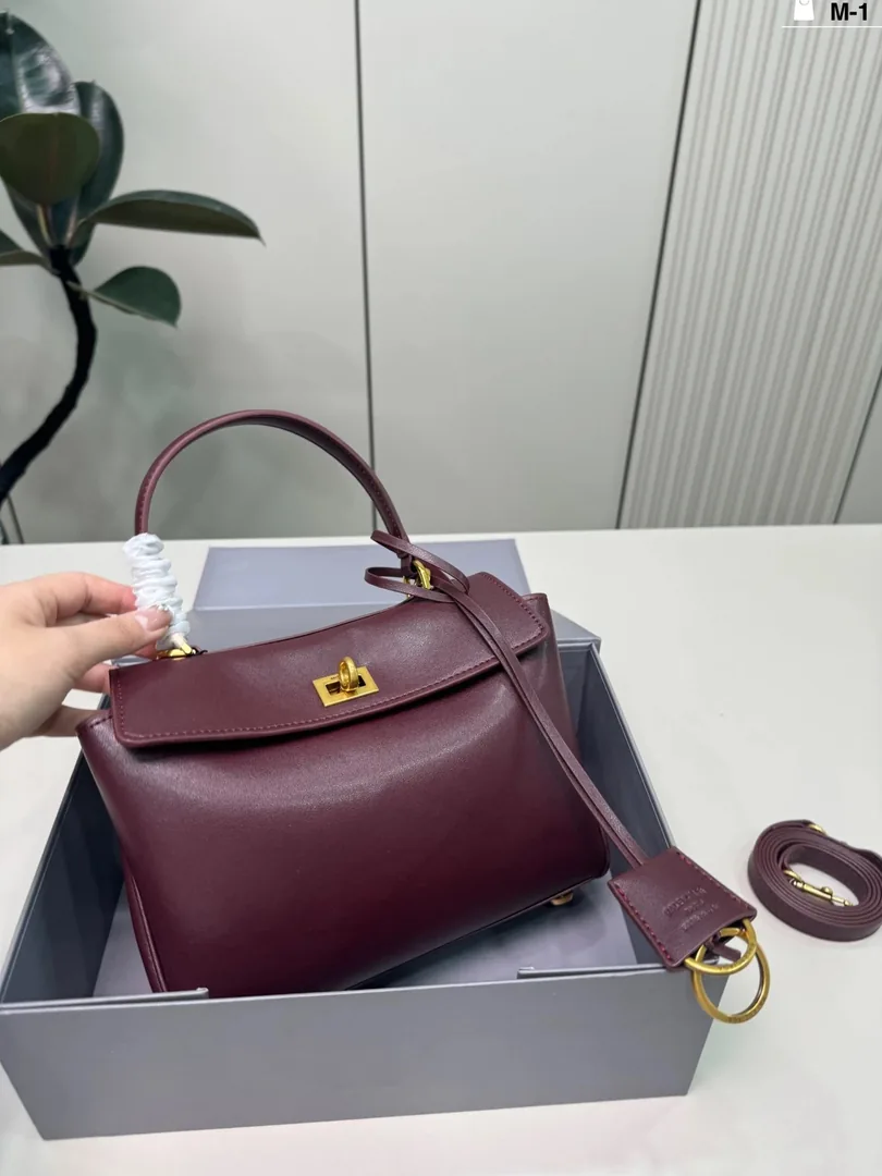 Balenciaga Leather Tote Bag — Photo 11