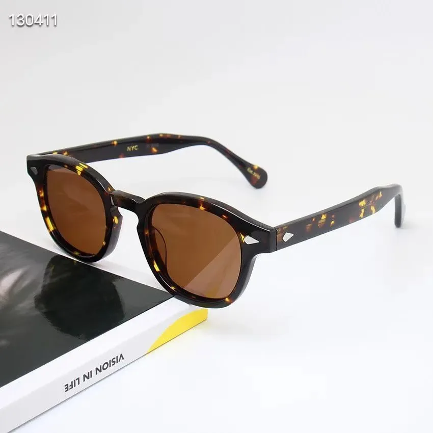 Sunglasses — Photo 9