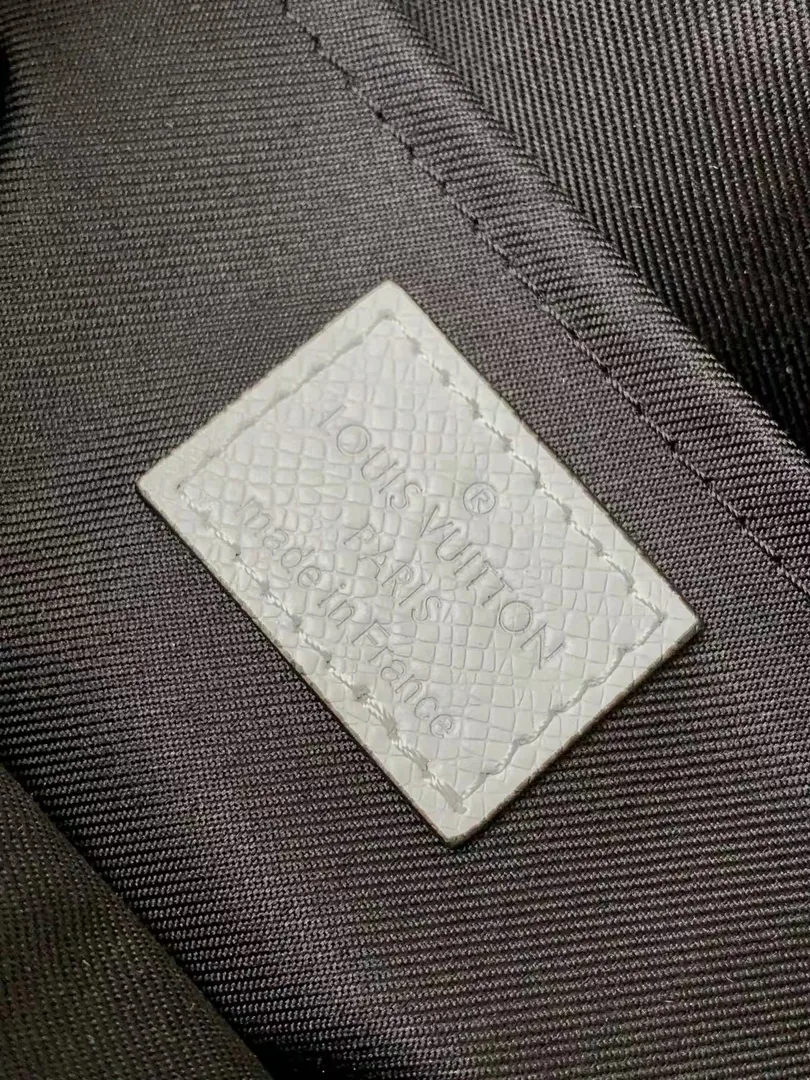 Louis Vuitton Outdoor Messenger Monogram — photo 11