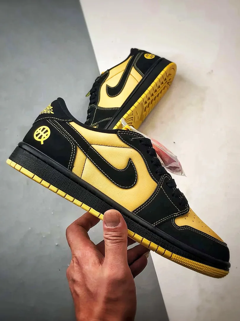 Air Jordan 1 Low Quai 54 Black Yellow — Photo 4