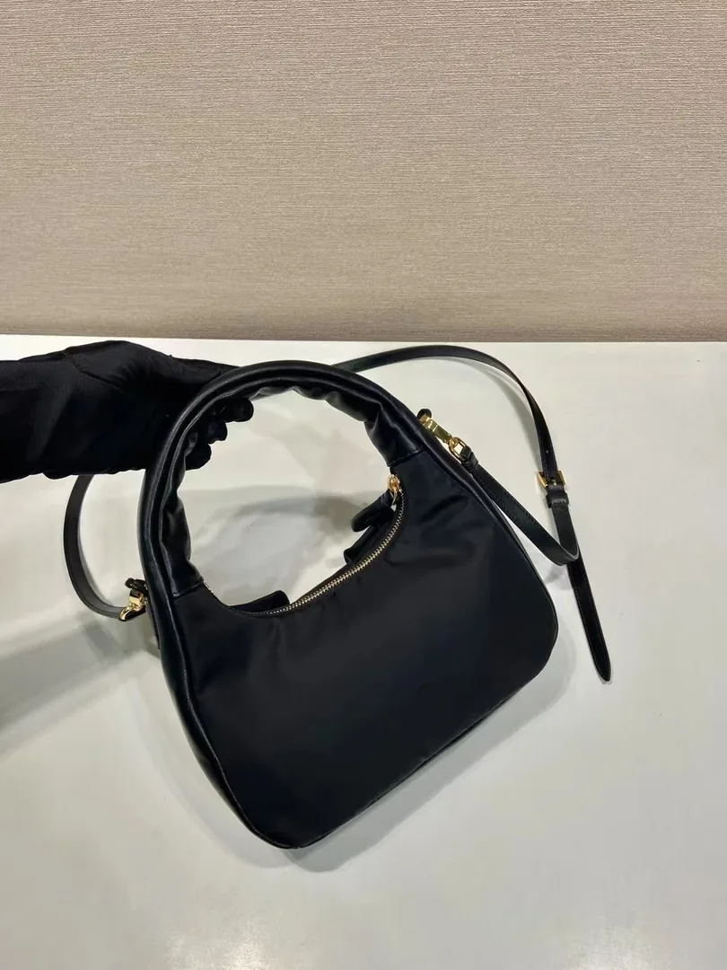 Prada Leather Bag — Photo 9