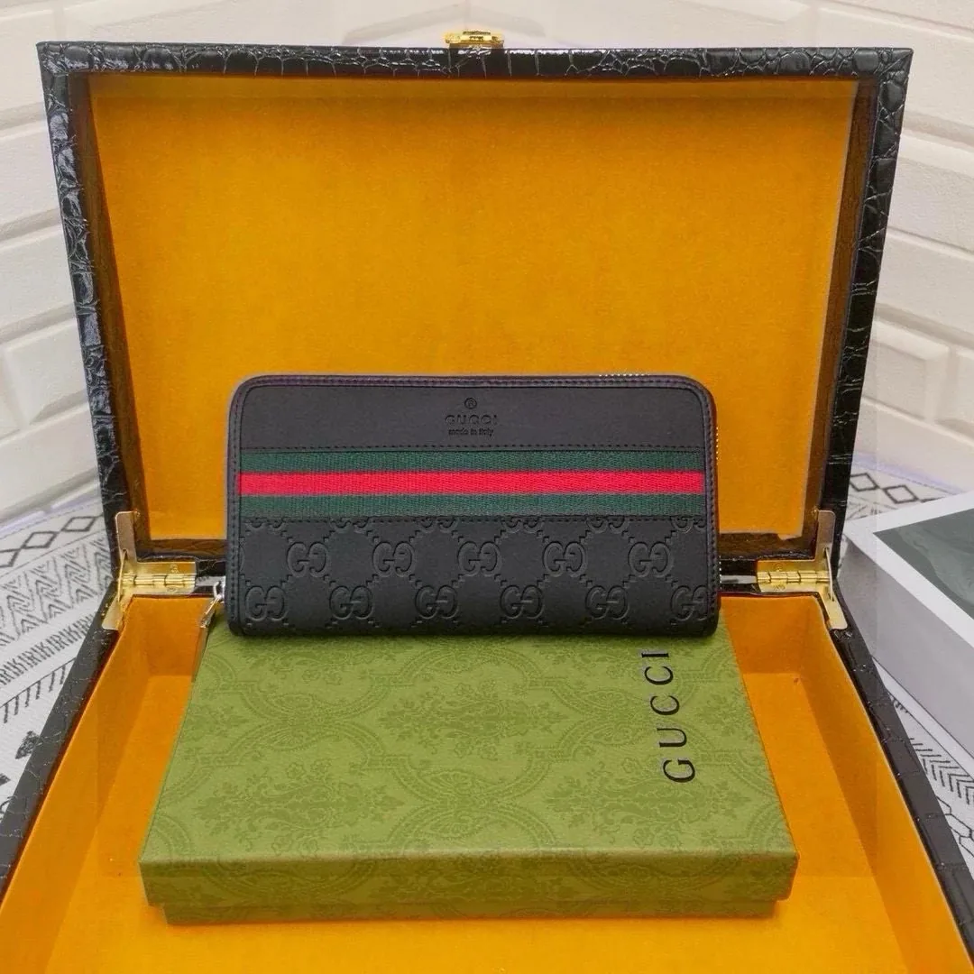 Gucci Leather Wallet — photo 12
