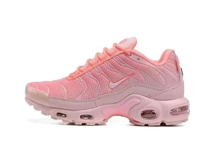 Nike Air Max Plus TN Black Sneakers — Photo 14