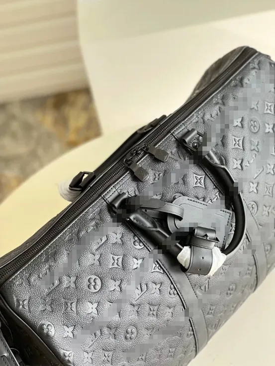Louis Vuitton Keepall 50 Bag — Photo 9