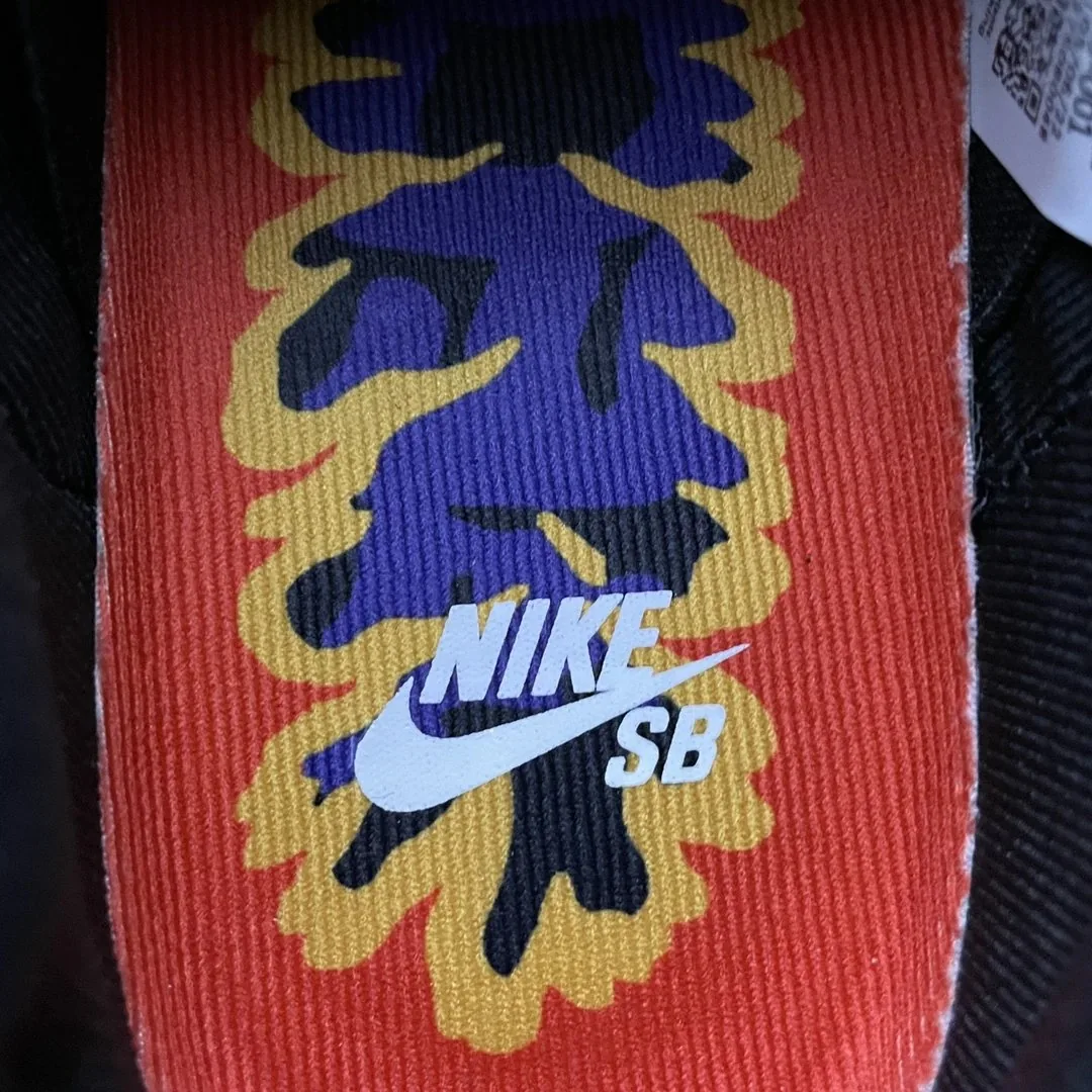 Nike Dunk Low SB Black Neckface — Photo 9