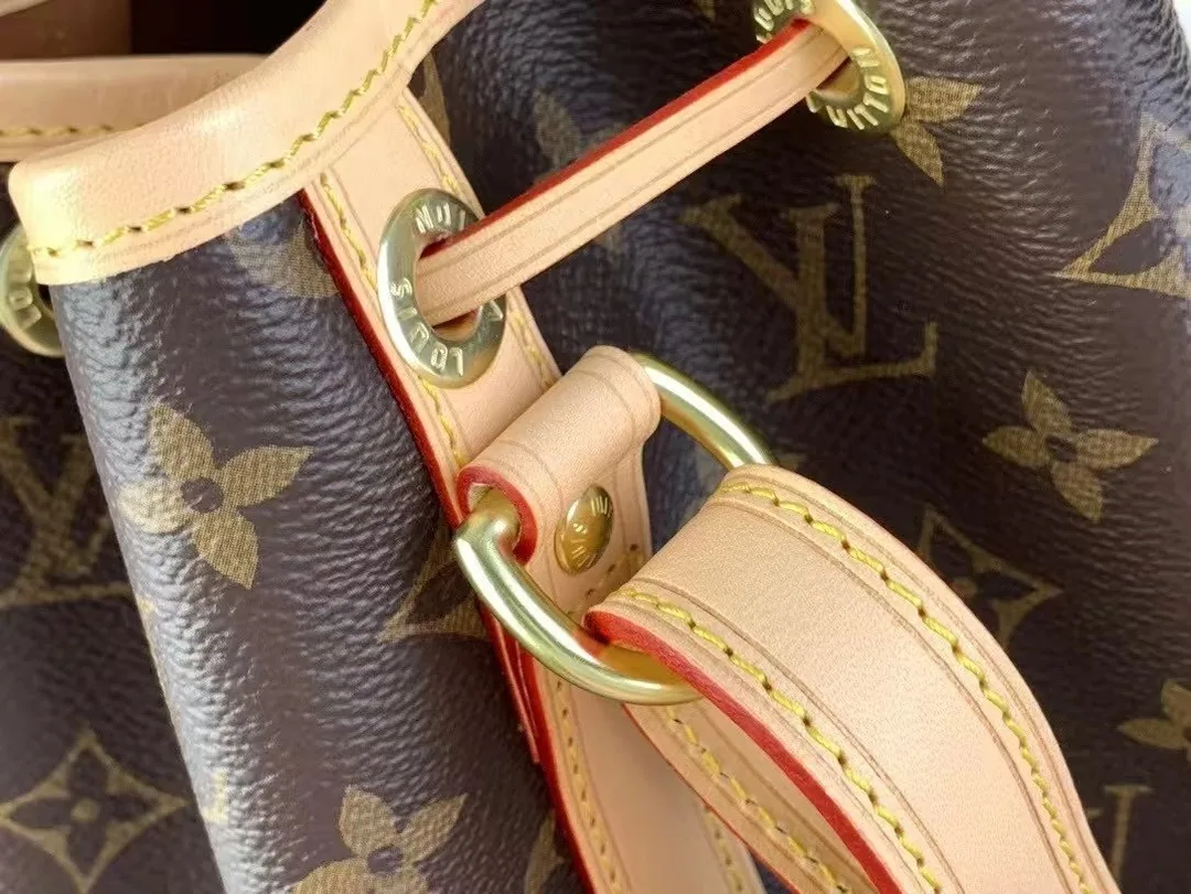 Louis Vuitton Noe Bucket Bag — Photo 13