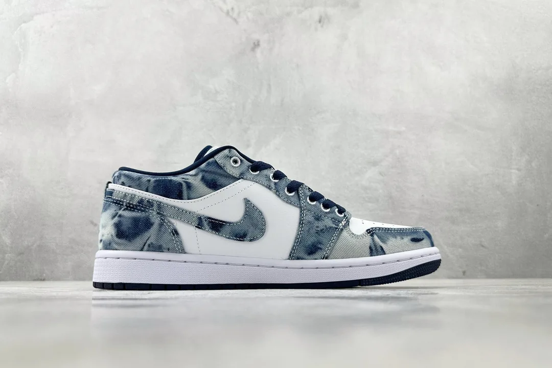 Air Jordan 1 Low Washed Denim — photo 2