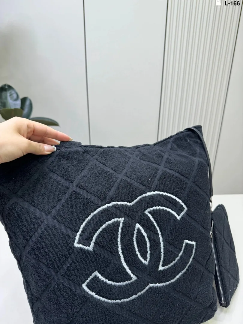 Chanel 22 Bag — photo 8