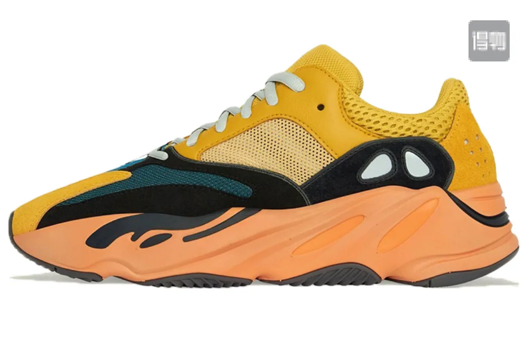 Yeezy 700 V1 V2 V3 Black Sneakers — Photo 14