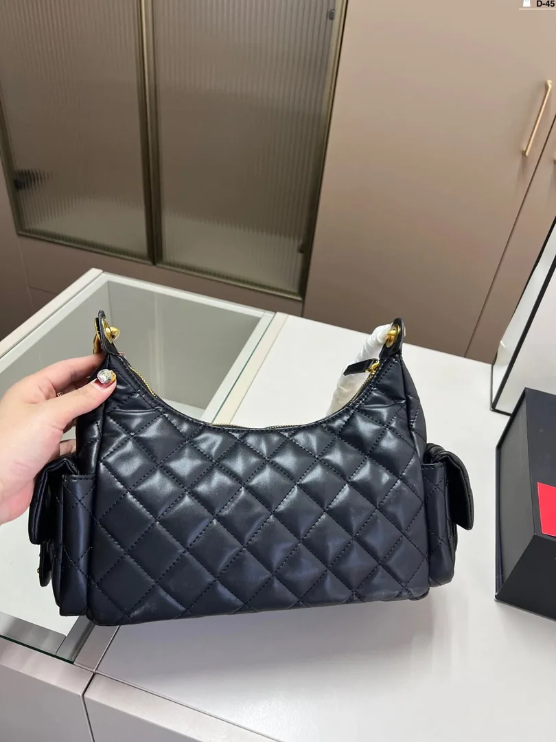 Chanel 25C Multi-Pocket Hobo Bag — Photo 8