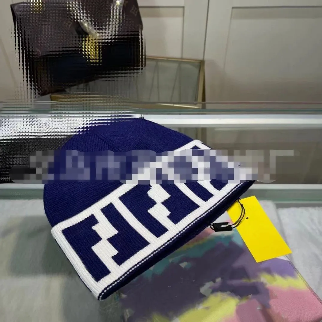 Warm Beanie — Photo 13