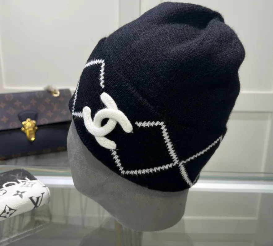 Knit Beanie — QC