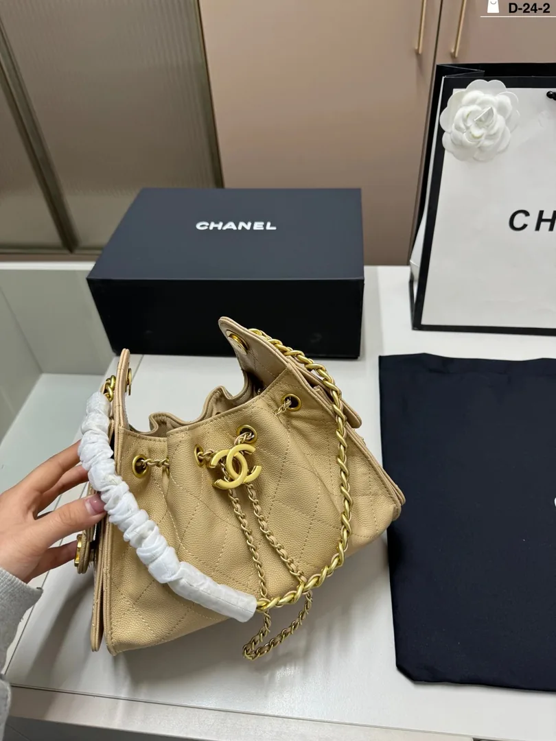 Chanel Hippie Underarm Tote Bag — Zdjęcie 2