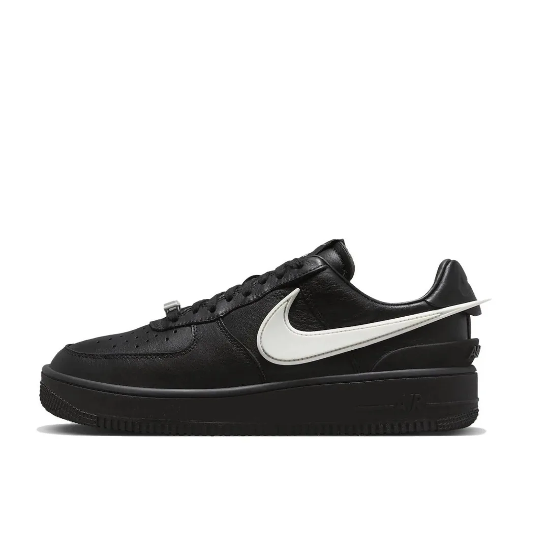 Nike Air Force 1 Trainers — Photo 14