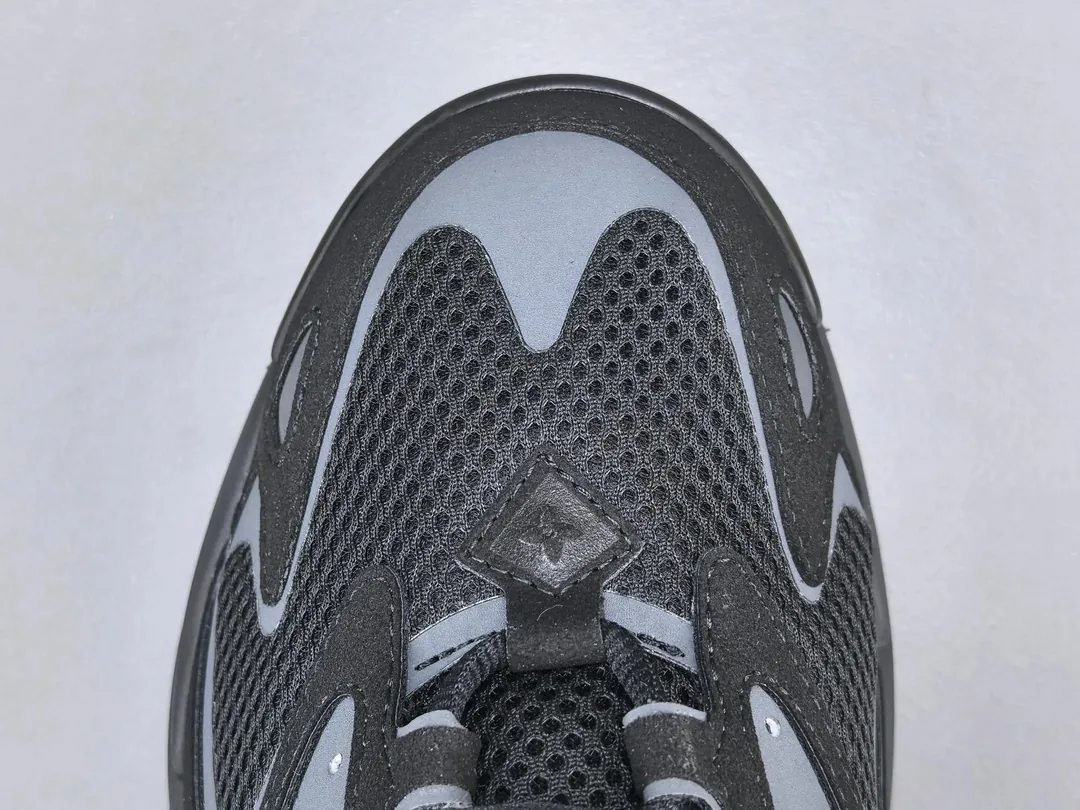 Louis Vuitton LV Runner Tactic Brown Sneakers — Photo 6