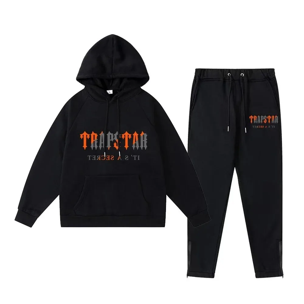 Hoodie And Sweatpants Set — Photo 5