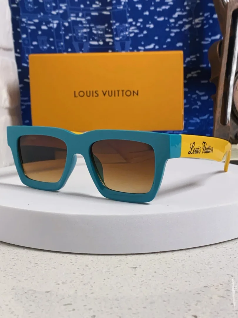 New Season Accessory — Photo 15