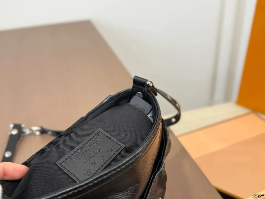 Louis Vuitton Beverly Bag — Zdjęcie 11