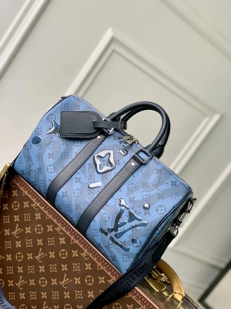 Louis Vuitton Keepall 35 Duffle Bag — Photo 14