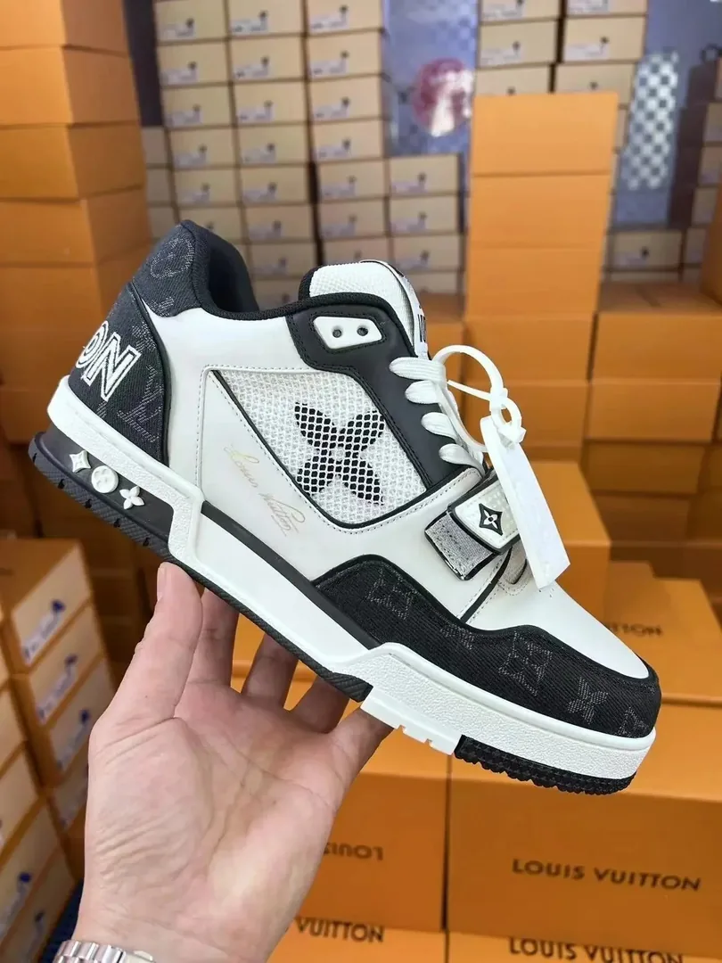 Louis Vuitton LV Trainer Grey Low-Top Trainers — photo 7