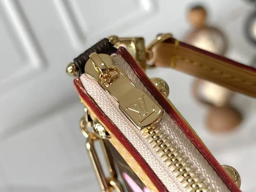 Louis Vuitton Bag — Photo 5