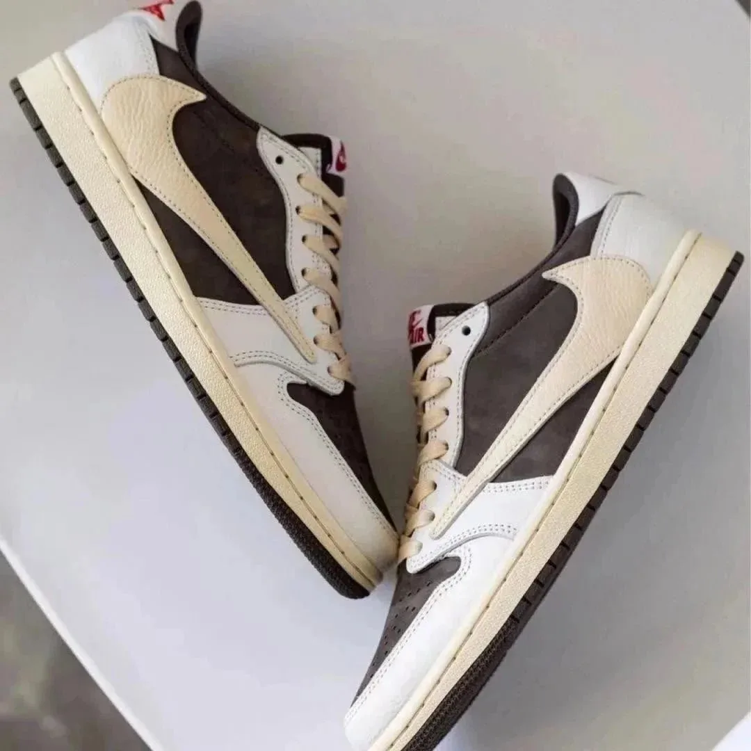 Jordan 1 Low Travis Scott Sneakers