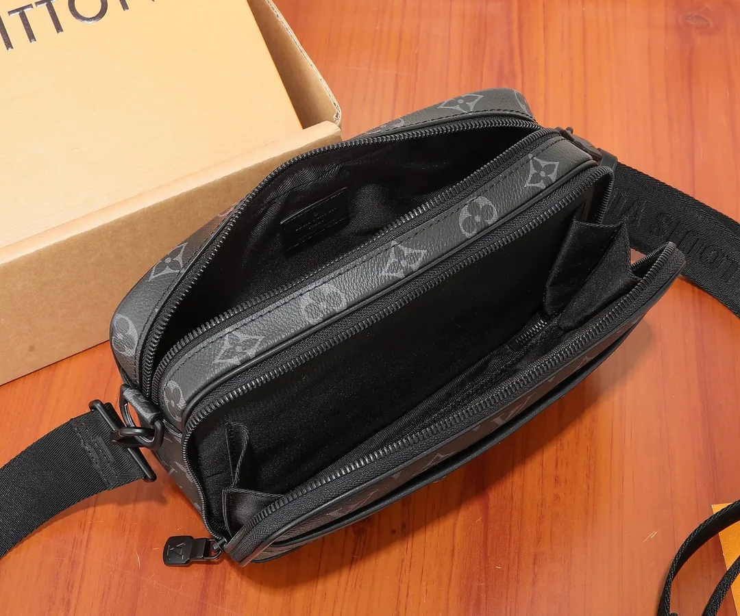 Louis Vuitton Alpha Messenger Bag — Photo 11