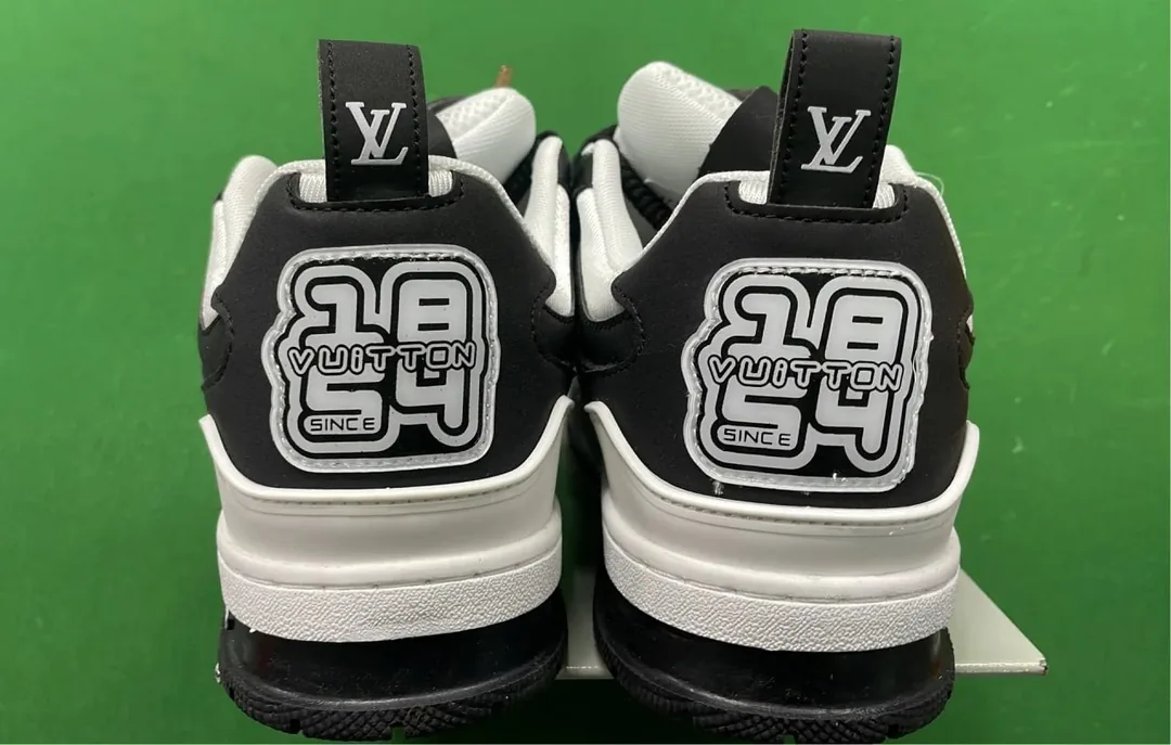 Louis Vuitton LV Trainer Grey Low-Top Runners — Photo 14