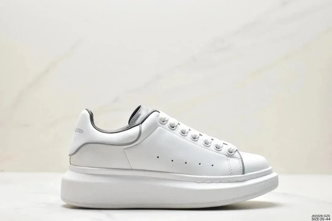 Alexander McQueen Oversized Sneaker Grey Low-Top Trainers — Photo 8