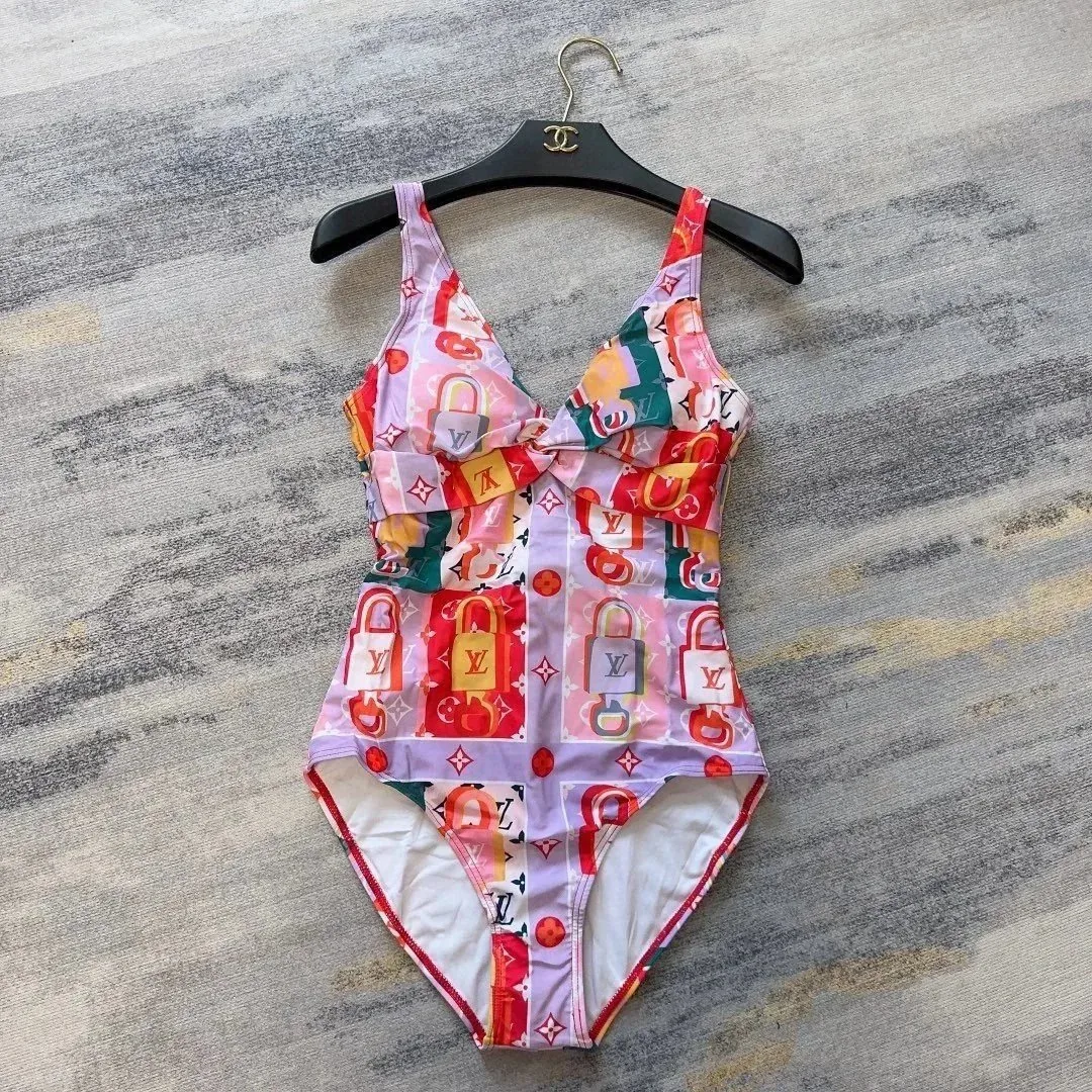 Swimsuit 009 — photo 8
