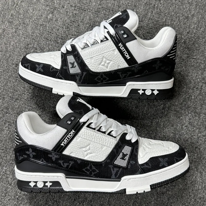 Louis Vuitton LV Trainer Blue White Trainers — Photo 4