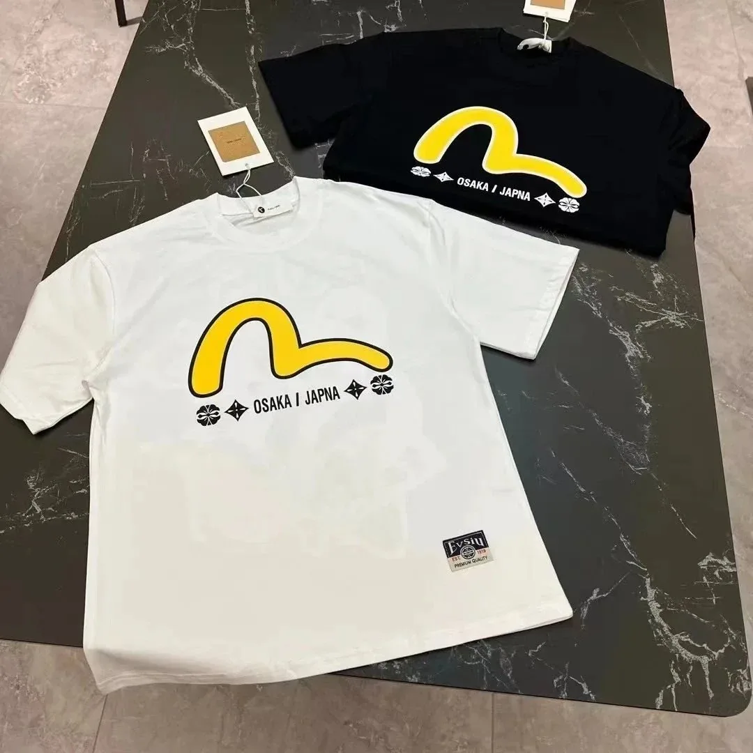 Minimalist T-Shirt — Photo 8