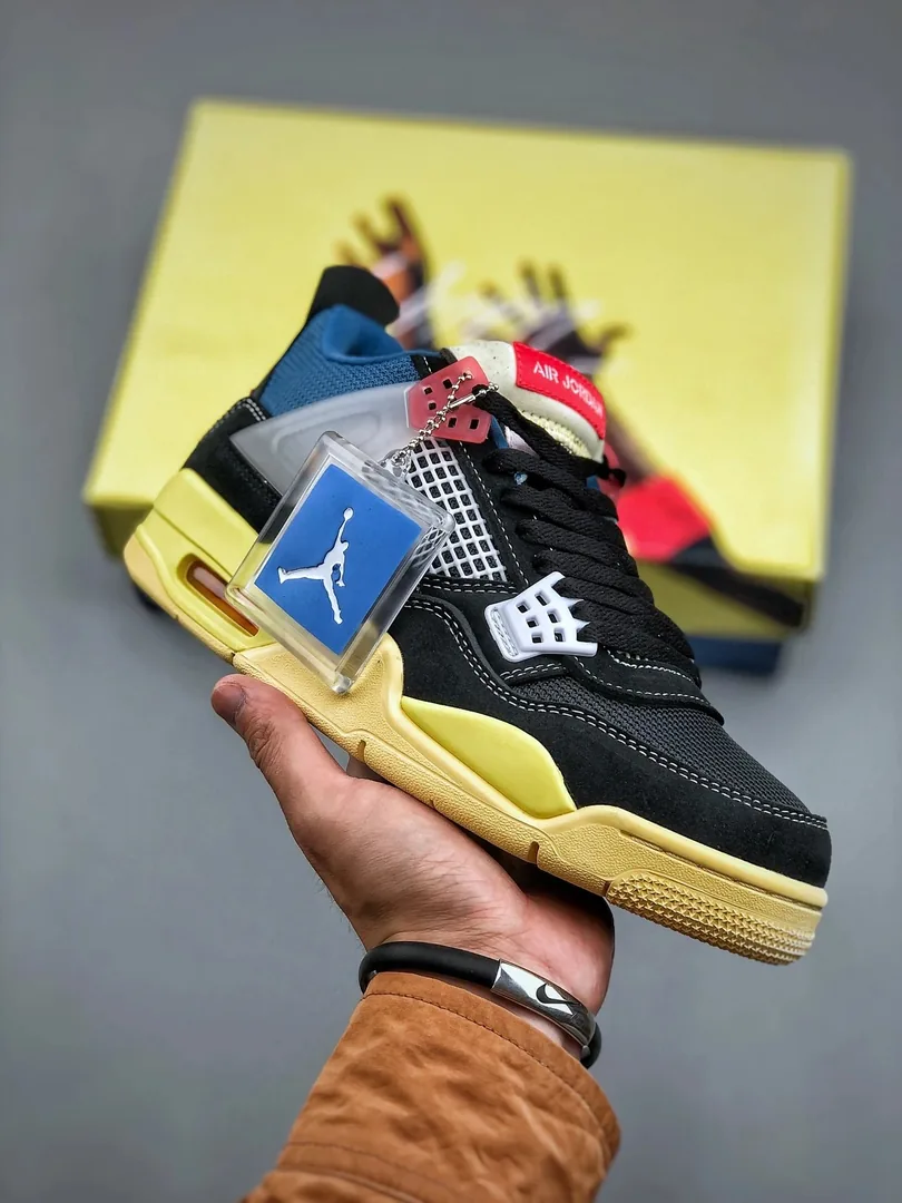 Jordan 4 Union LA Off Noir Sneakers — photo 9