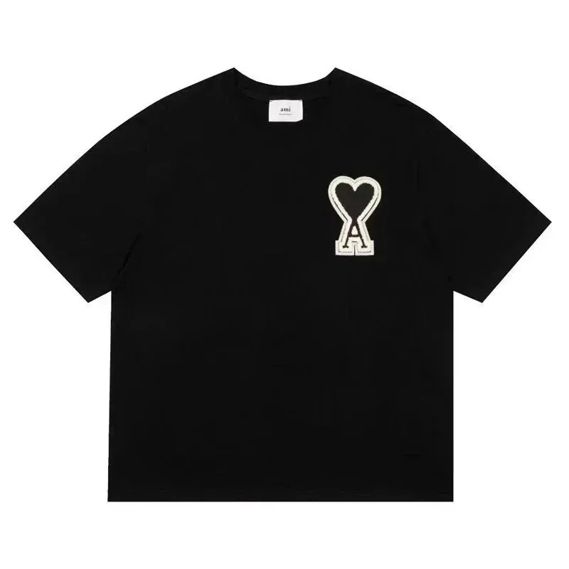 AMI Paris Ami de Coeur Logo T-Shirt Collection — Photo 3