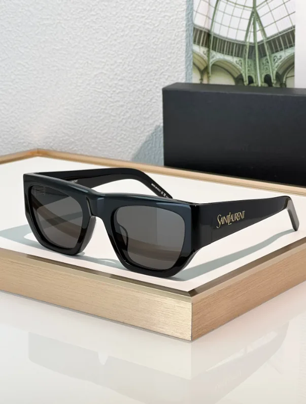 Saint Laurent SL M140 Sunglasses — Photo 13