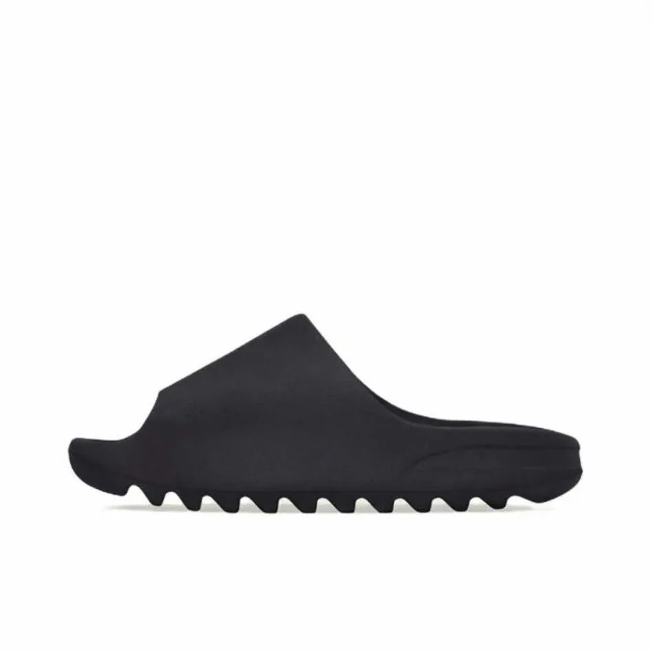 Yeezy Slides — photo 10
