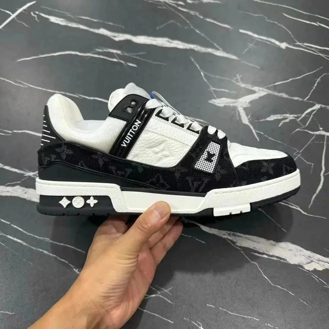 Louis Vuitton LV Trainer White Custom Trainers — Photo 2
