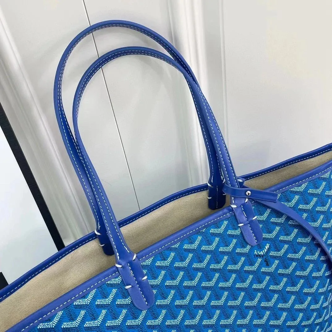 Everyday Shoulder Bag — Photo 12