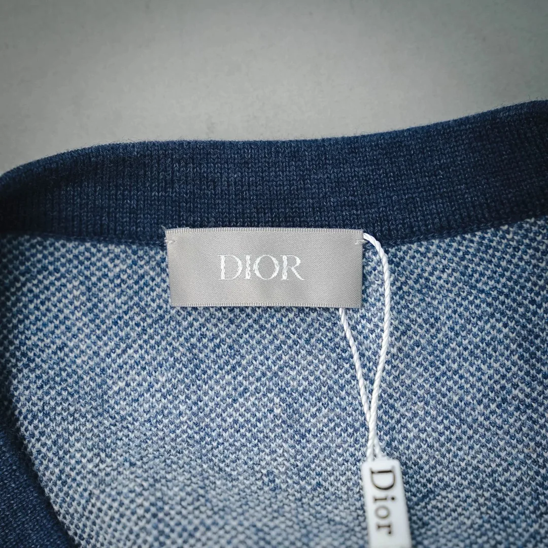 Detail Tee — Photo 9
