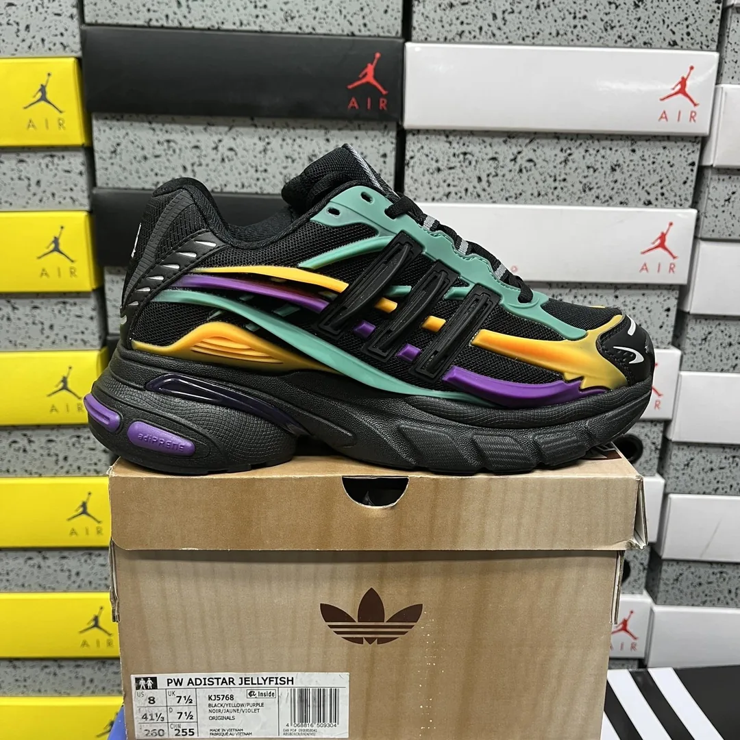 Jordan Fish Colorway Sneakers — QC